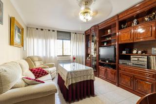 Etagenwohnung in Santiago - Coronación. Confortable piso de 3 dormitorios en zona oeste