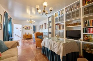 Maison à Madre de Dios. Amplia casa en el centro de jerez con patio y azotea.