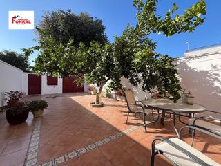 Chalet à Puertas del sur - Guadabajaque. Bonito adosado de 4 dormitorios en zona guadabajaque