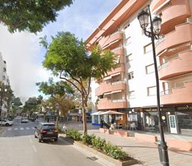 Traspàs Local Comercial a Puerto Deportivo. Local com. en traspaso en puerto deportivo.