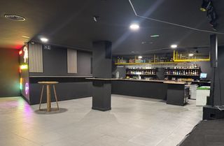 Transfer Business premise in Avenida ricardo soriano 10. Bar de copas en traspaso en centro.