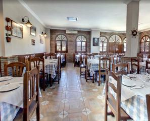 Local Comercial a Costabella. Restaurante en venta en este  las chapas.