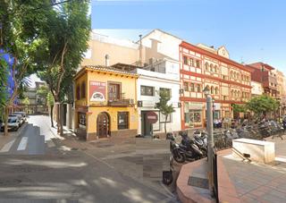 Traspàs Local Comercial a Puerto Deportivo. Bar en traspaso en fuengirola.