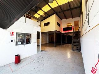 Capannone industriale in Los Jardines de Marbella - La Ermita