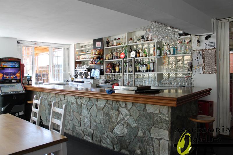 Foto a256bde4-fa8f-4fa6-8c88-f5d1cd4790c2. Alquiler local comercial restaurante en la montaña en Torrelles de Llobregat