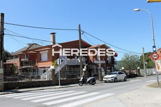 Miete Geschäftsraum  Avinguda dolça de provença. Restaurante en la montaña