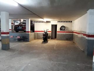 Aparcament cotxe a Carrer Rafel Casanova 10