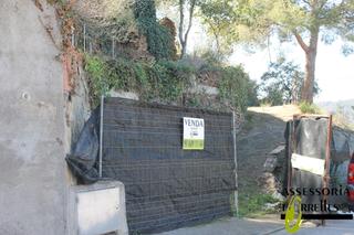 Terreny residencial a Carrer de la ginesta 41. En zona muy tranquila