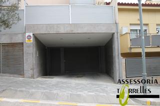 Parking voiture  Carrer mossen jacint verdaguer. Plazas de aparcamiento de varios precios