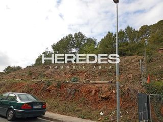 Terreno residencial  Carrer montserrat roig. Inmejorable situación