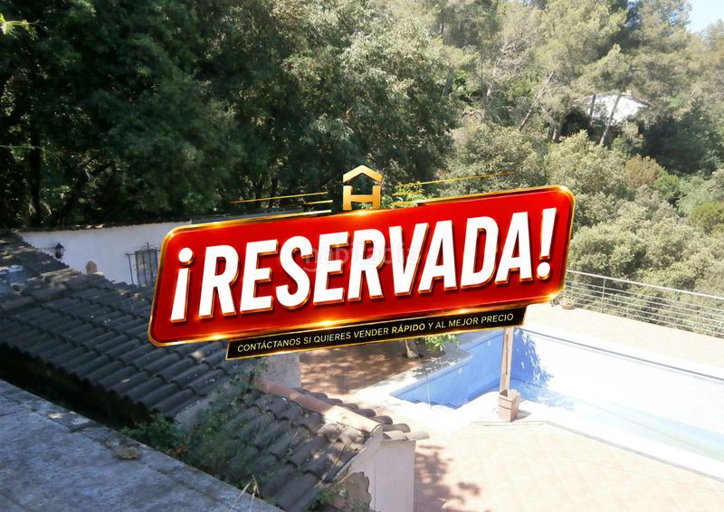 Foto 59938774-9358-4d46-8f06-2bb32c0723fd. Xalet amb xemeneia calefacció aparcament piscina a Torrelles de Llobregat