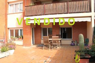 Appartement à Torrelles de Llobregat. Amplio con gran terraza