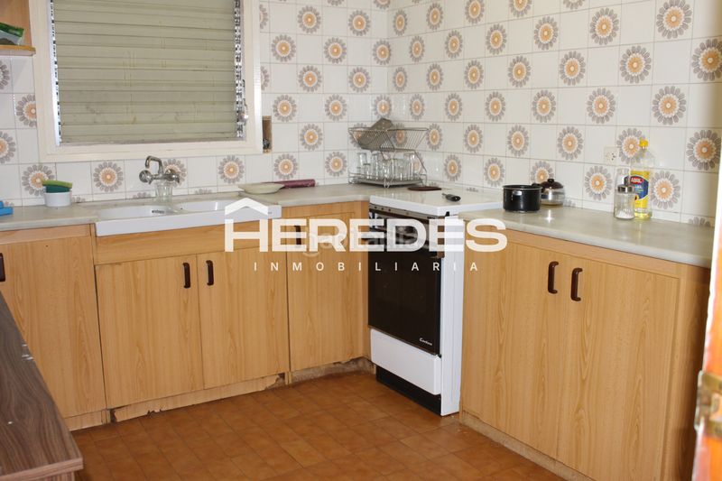 Foto 50b65a47-f04d-4bbb-a2b4-c50e98f6a7d7. Casa amb xemeneia aparcament a Torrelles de Llobregat