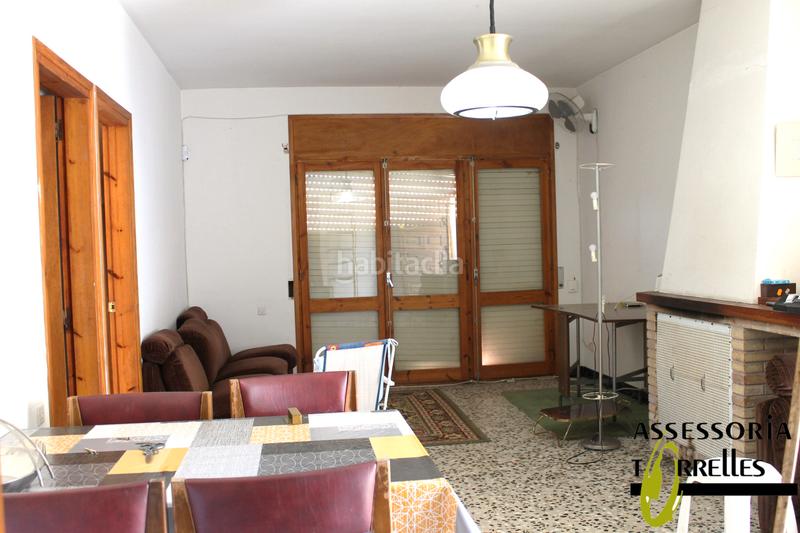 Foto df8e403b-3a43-4043-b3da-5ab87e9b62d5. Haus mit kamin parking in Torrelles de Llobregat