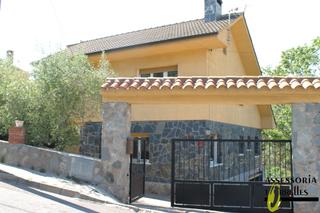 Xalet a Torrelles de Llobregat. Con posibilidad para dos familias