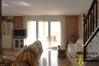 Casa adosada en Torrelles de Llobregat. Ideal para familia con hijos
