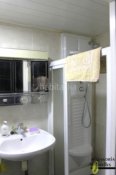 Foto b60e7e92-a326-4351-964b-c51a5e503d62. Xalet amb xemeneia calefacció aparcament piscina a Torrelles de Llobregat