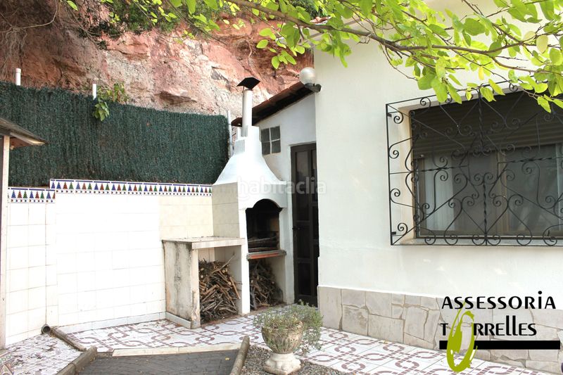 Foto b8afa523-63fe-41ad-be64-77ae9dbbf033. Xalet amb xemeneia calefacció aparcament piscina a Torrelles de Llobregat