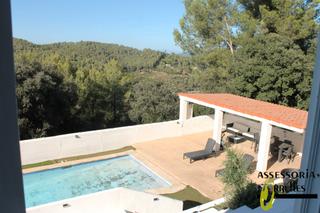 Chalet à Torrelles de Llobregat. Con 5 dormitorios