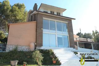 Chalet à Torrelles de Llobregat. Con 5 dormitorios