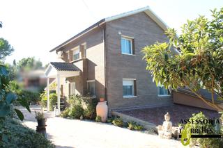 Chalet à Torrelles de Llobregat. Con 5 dormitorios