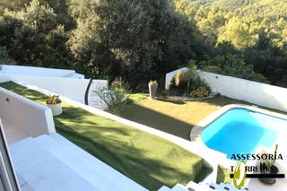 Chalet in Torrelles de Llobregat. Con 5 dormitorios