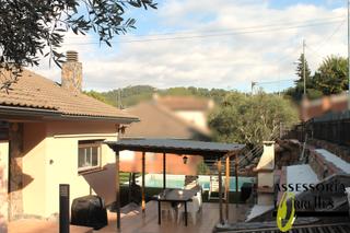 Casa a Torrelles de Llobregat. En zona residencial
