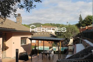 Casa a Torrelles de Llobregat. En zona residencial