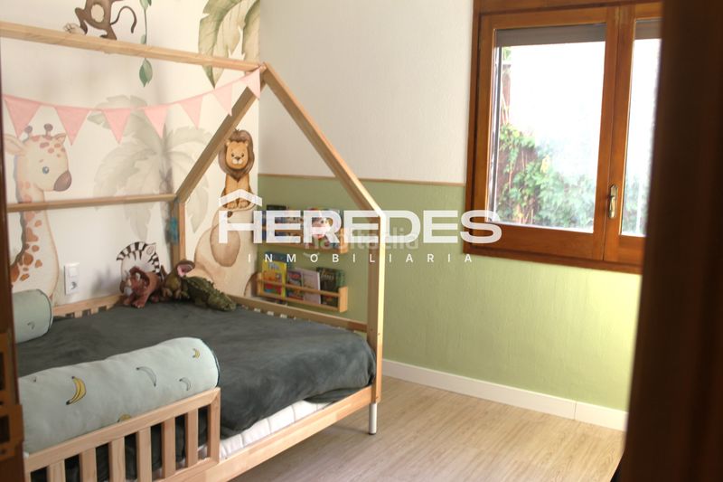 Foto 55b6d715-b9d4-470b-87f4-1cd7affc6ffe. Casa amb xemeneia calefacció aparcament piscina a Torrelles de Llobregat