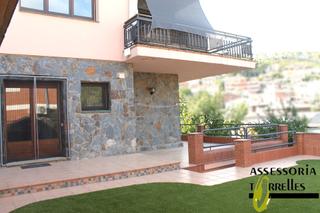 Haus in Torrelles de Llobregat. En zona residencial