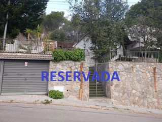 Chalet in Torrelles de Llobregat. En zona residencial