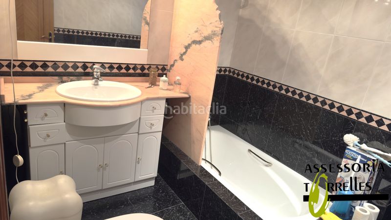Foto 71b67677-fec8-4a39-a94a-d42b4622b88e. Xalet amb xemeneia calefacció aparcament a Torrelles de Llobregat
