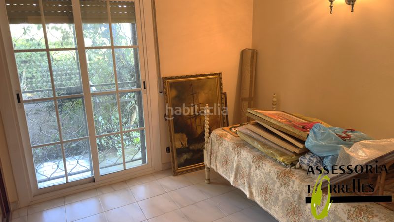 Foto c10347ba-3ab9-4451-8f66-e0bb11c215a5. Xalet amb xemeneia calefacció aparcament a Torrelles de Llobregat