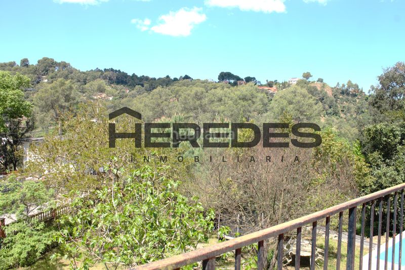Foto 2ac6786b-bd67-4c8c-9898-6ed06e86f5e3. Casa amb calefacció piscina a Torrelles de Llobregat