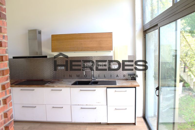 Foto 5648f780-3719-415c-89ed-f430642c0f6f. Casa amb calefacció piscina a Torrelles de Llobregat