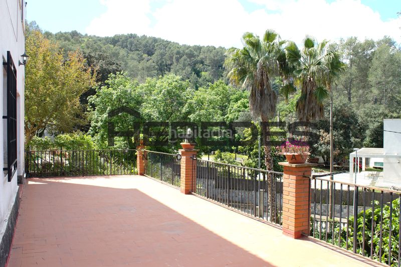 Foto abfd6ee8-8b7f-4c53-a417-bfdd2d35c508. Casa amb calefacció piscina a Torrelles de Llobregat