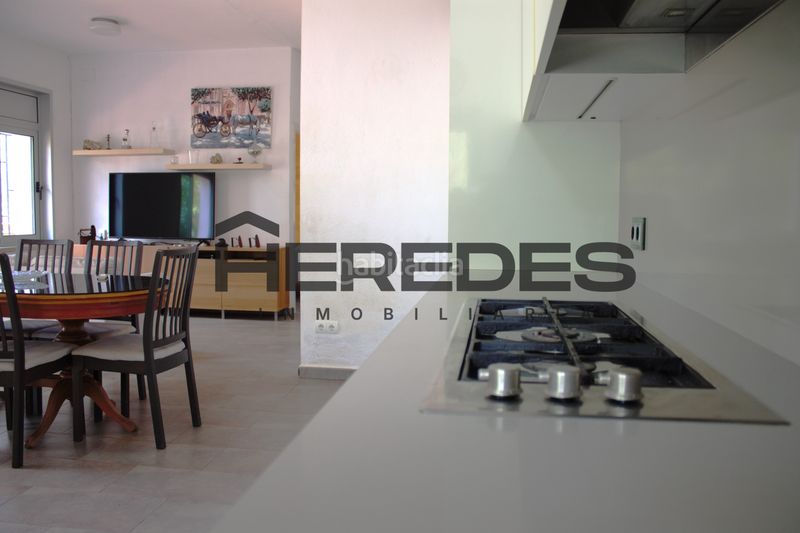 Foto b86ad927-ae2d-40ca-a4f4-b99aac0d4c00. Casa amb calefacció piscina a Torrelles de Llobregat