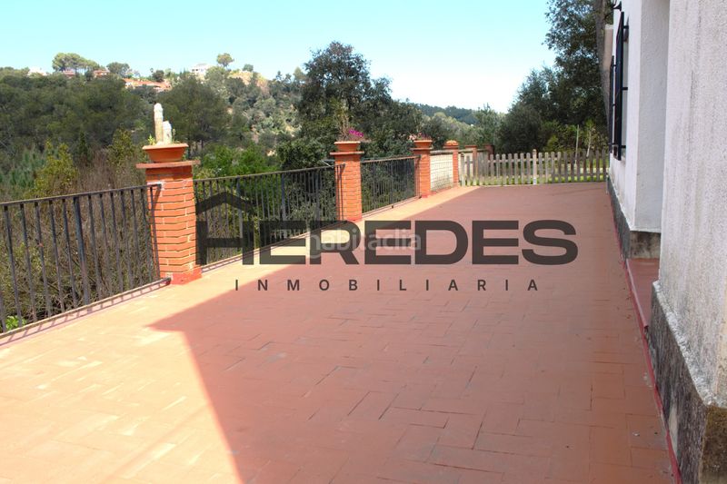 Foto be37c923-a12a-48b4-9994-a57a25aedfb2. Casa amb calefacció piscina a Torrelles de Llobregat
