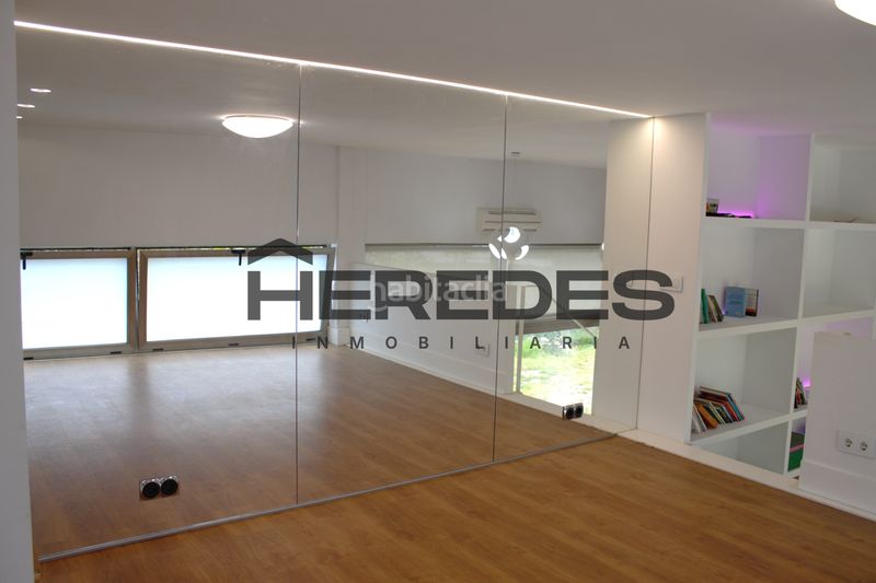Foto beed392c-7420-458a-8866-d7fc56ef413c. Casa amb calefacció piscina a Torrelles de Llobregat