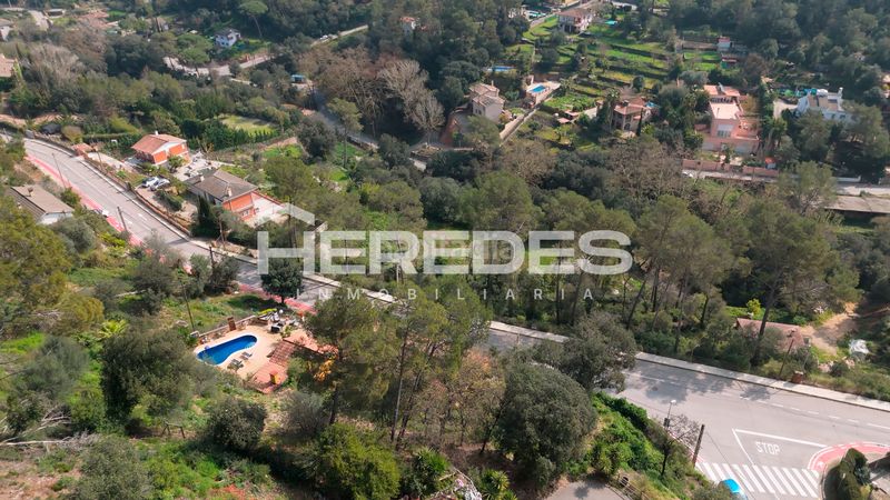 Foto 62910620-ff9e-4b86-93e4-0248bc1e17e2. Xalet amb xemeneia calefacció aparcament piscina a Torrelles de Llobregat