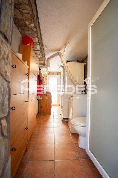 Foto ca052b0a-6e0c-4be1-8055-0b88287fd47d. Xalet amb xemeneia calefacció aparcament piscina a Torrelles de Llobregat