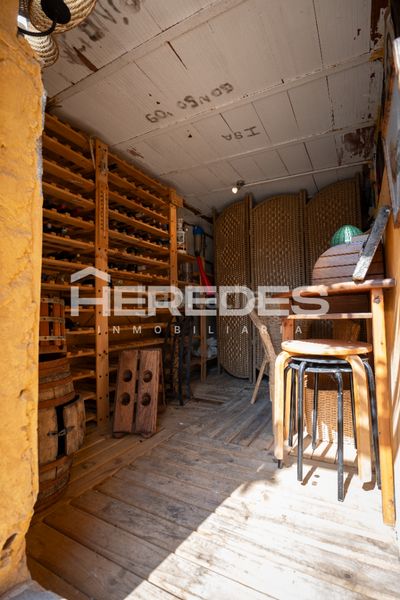Foto e8775204-f486-4fe0-8688-06ea182e77b1. Xalet amb xemeneia calefacció aparcament piscina a Torrelles de Llobregat