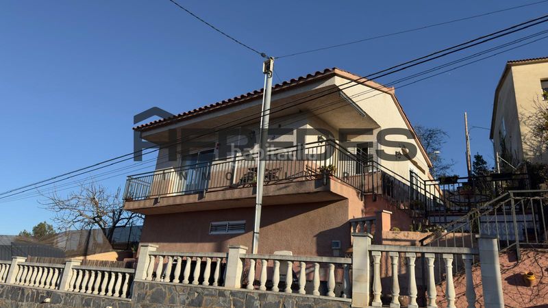 Foto e259e5f5-b67a-408b-83a7-fc9e3dfdb79b. Casa amb calefacció a Torrelles de Llobregat