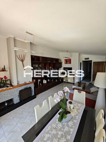 Foto 75017374-03d1-4d7c-907c-348aad64c6c4. Casa amb xemeneia calefacció aparcament piscina a Torrelles de Llobregat