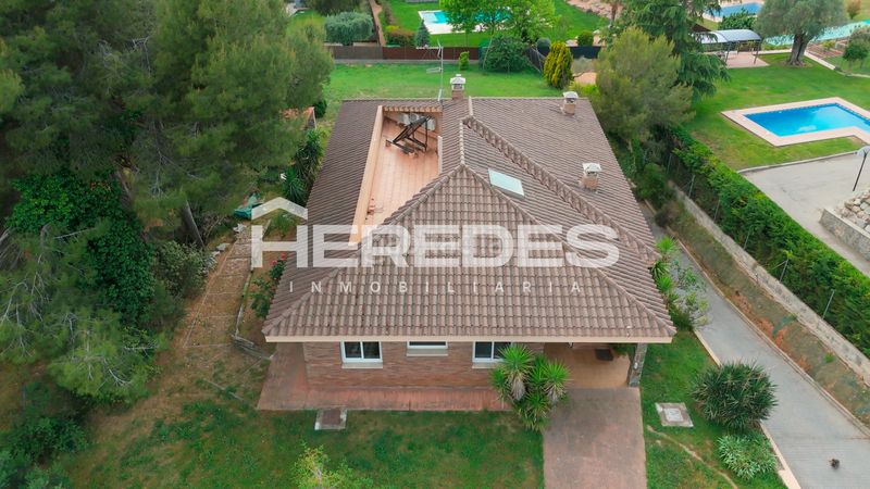 Foto 02ec93fd-9eaf-496c-88c6-0ab336d2f1c7. Casa amb xemeneia calefacció aparcament a Castellarnau Sabadell