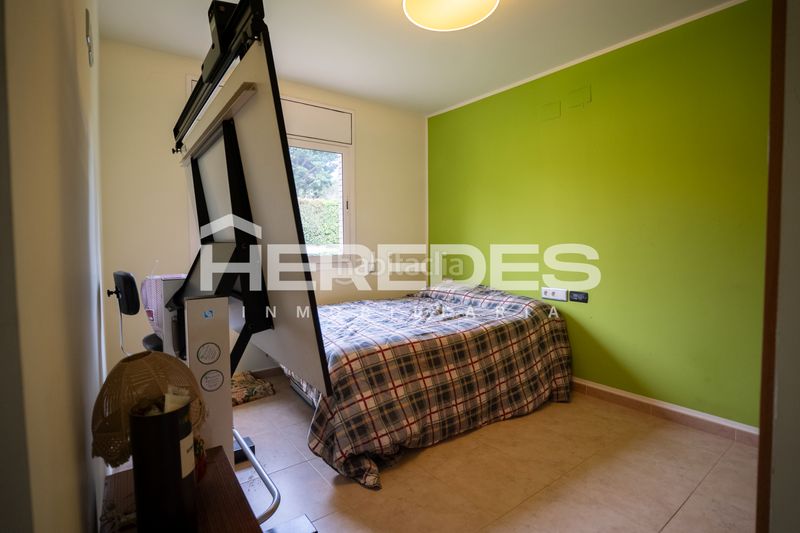 Foto 0a778fe9-fac7-402d-a487-70a1a0bb061b. Casa amb xemeneia calefacció aparcament a Castellarnau Sabadell
