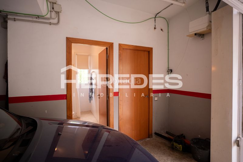 Foto 142912a4-dcbd-4268-9092-8f30da62a269. Casa amb xemeneia calefacció aparcament a Castellarnau Sabadell