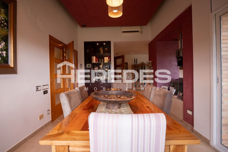 Foto 18adb080-cc58-46a6-a2b5-ea8799dac79d. Casa amb xemeneia calefacció aparcament a Castellarnau Sabadell