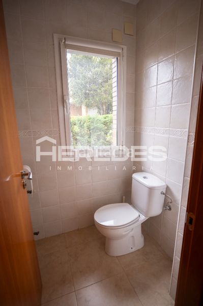 Foto 1e974e12-9073-48be-b70f-d0b582f6fe01. Casa amb xemeneia calefacció aparcament a Castellarnau Sabadell