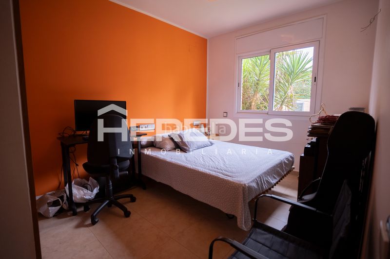 Foto 43f3de2d-1f37-4a93-b758-8d077284ad71. Casa amb xemeneia calefacció aparcament a Castellarnau Sabadell